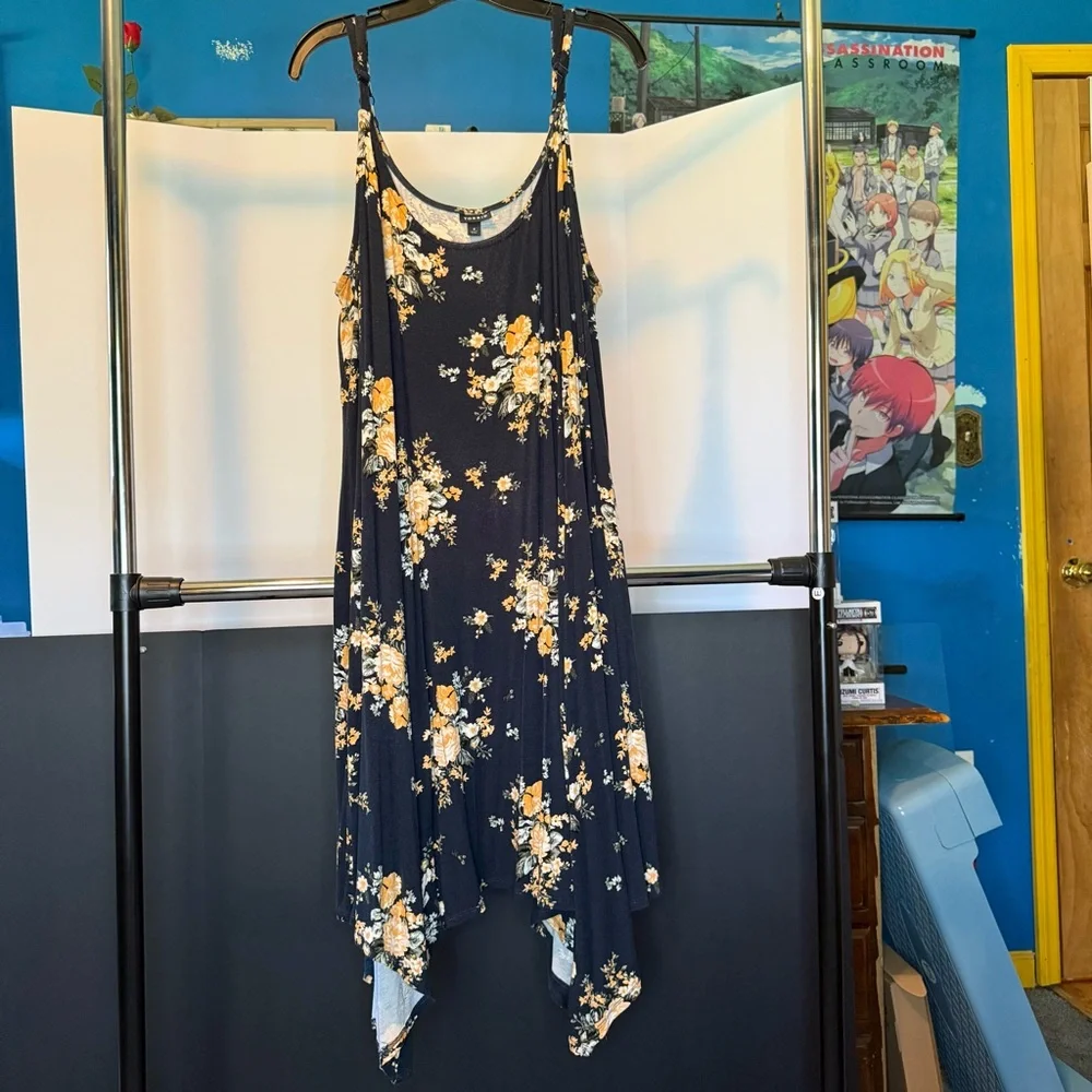 Torrid Jersey Handkerchief Navy Floral Dress Size: 4 - Picture 6 of 7